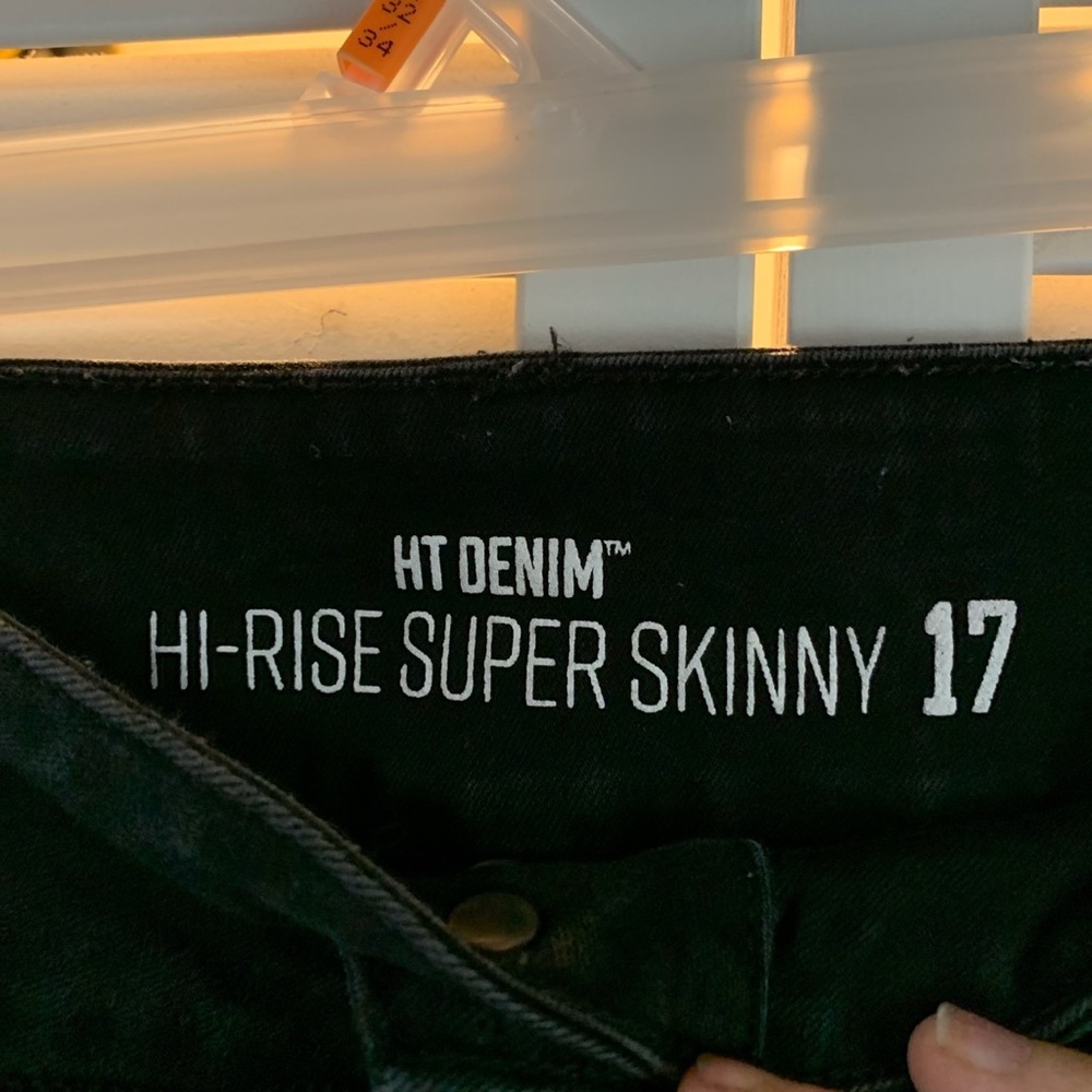 High Rise Jeans - Picture 3 of 3